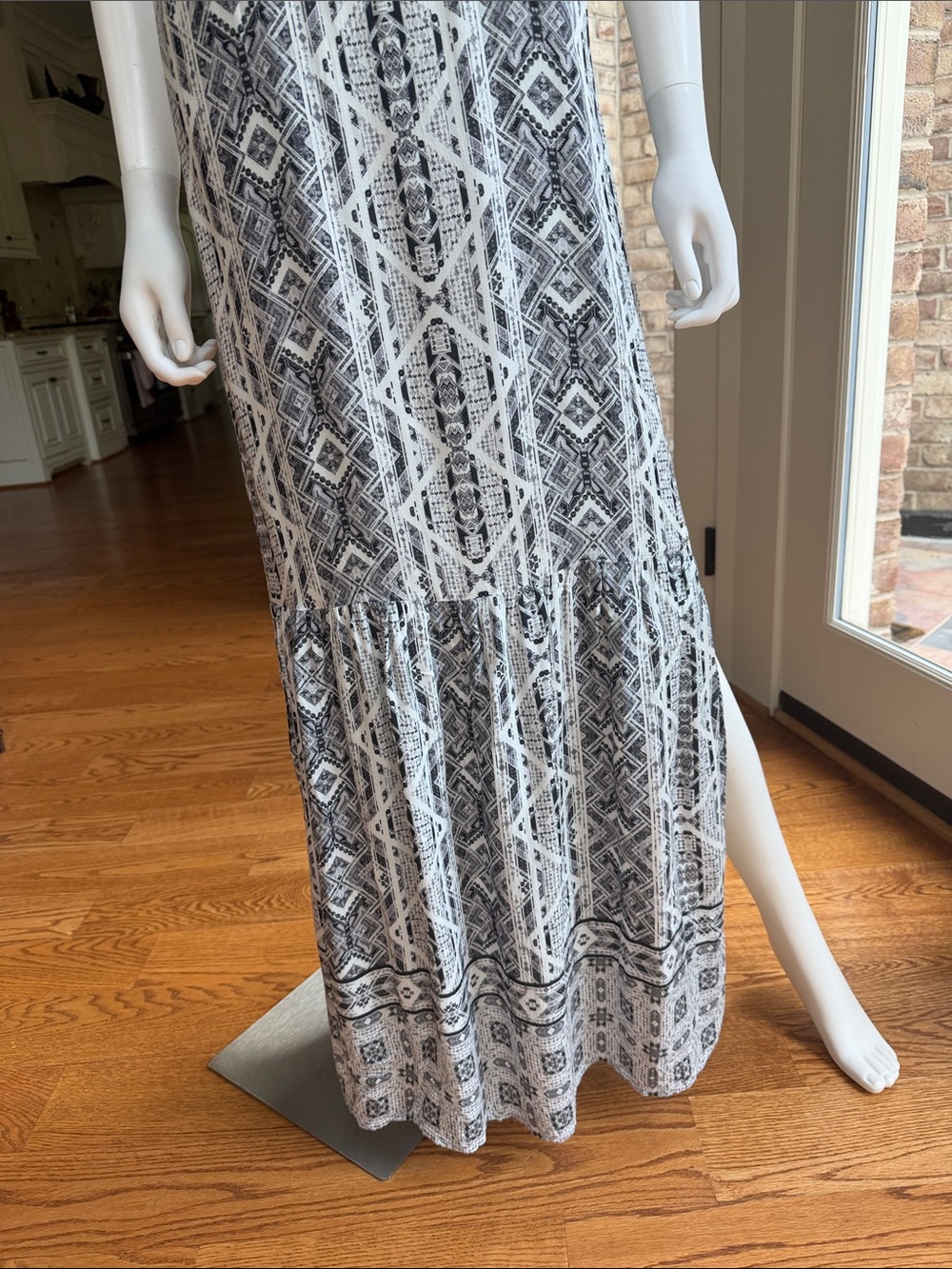 Splendid Black and White Printed Maxi Dress - Picture 4 of 12